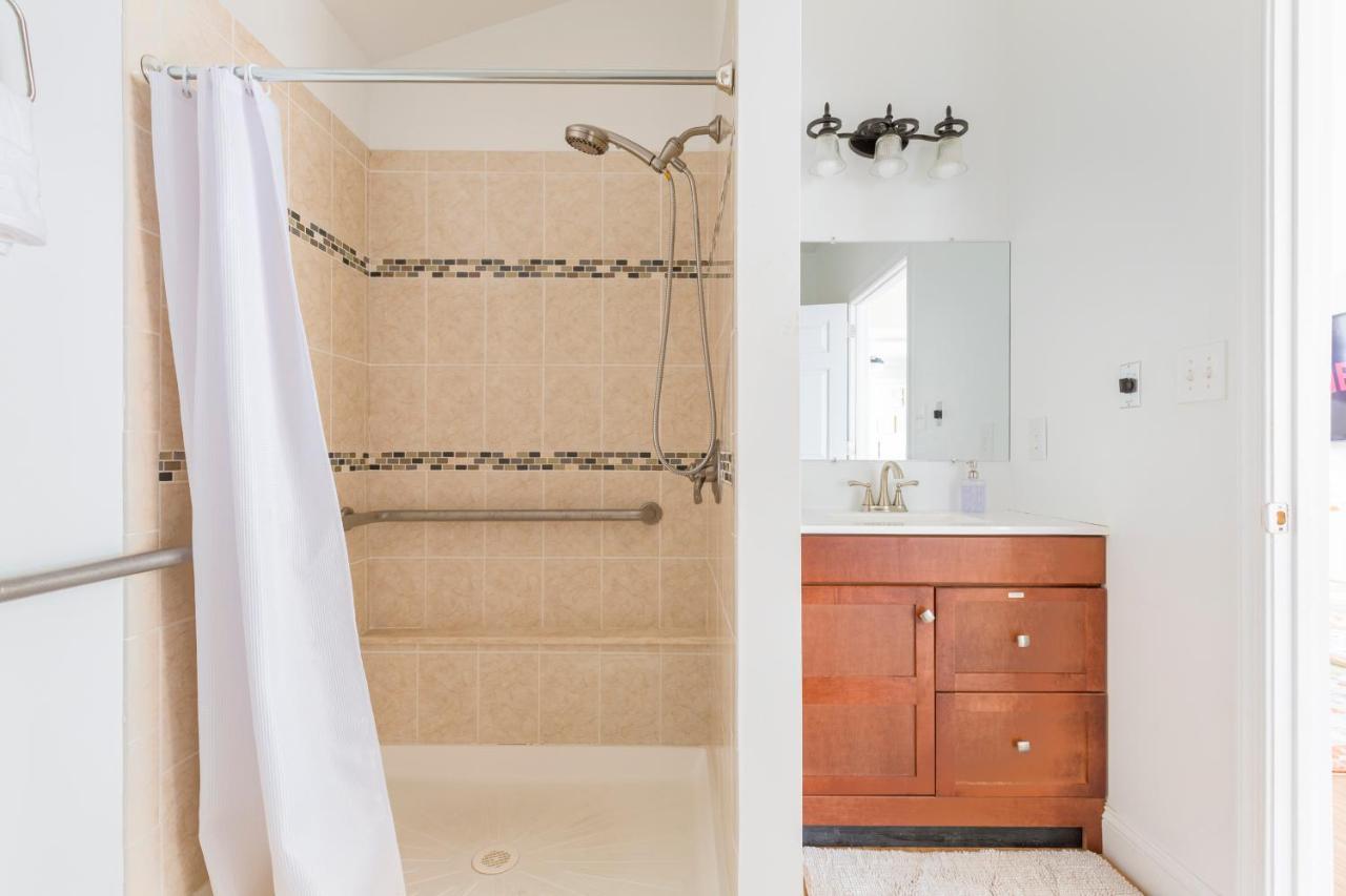 Beautiful House 9 Beds King Bed 3 Baths Family Friendly Casa de Férias Arlington
