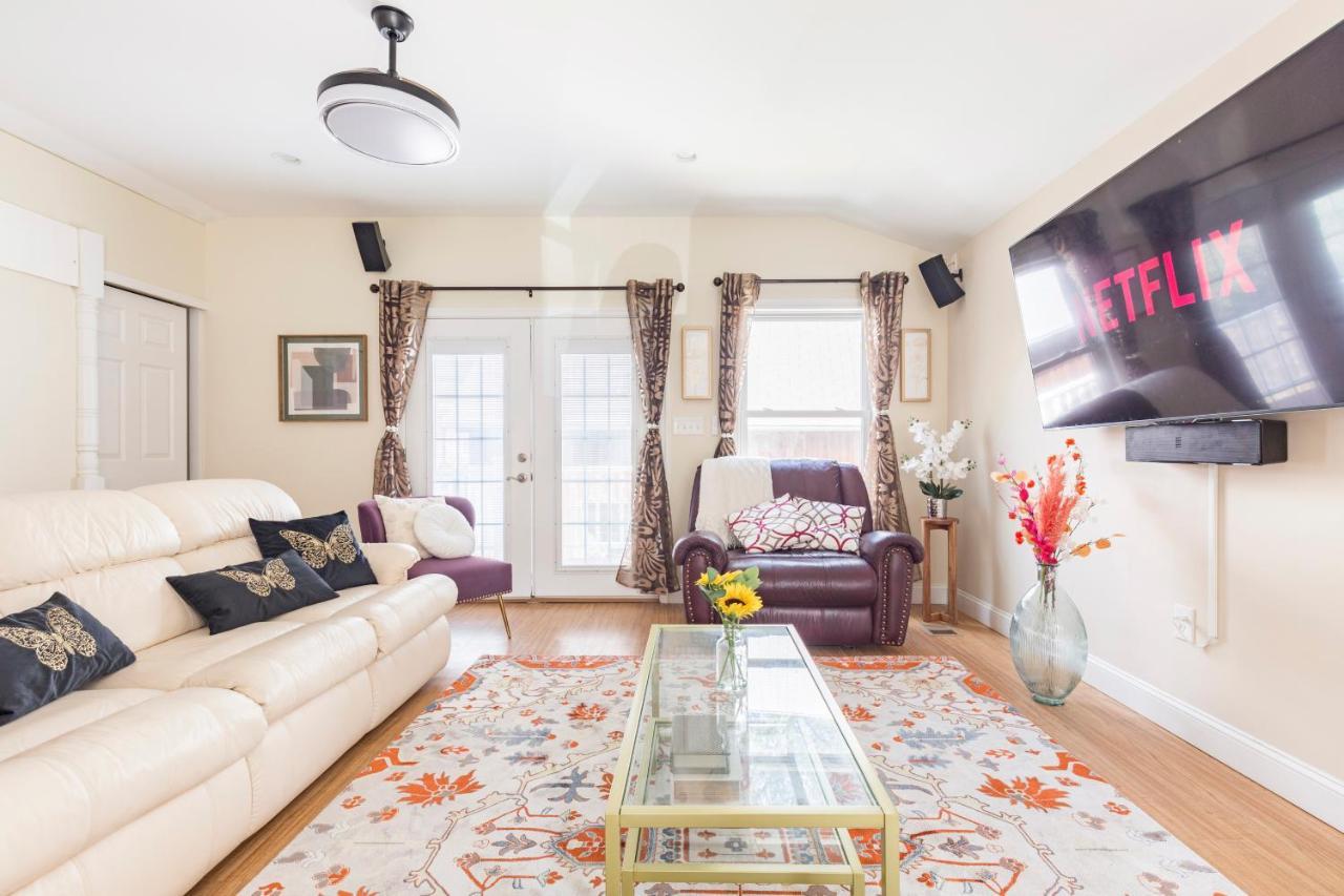 Beautiful House 9 Beds King Bed 3 Baths Family Friendly